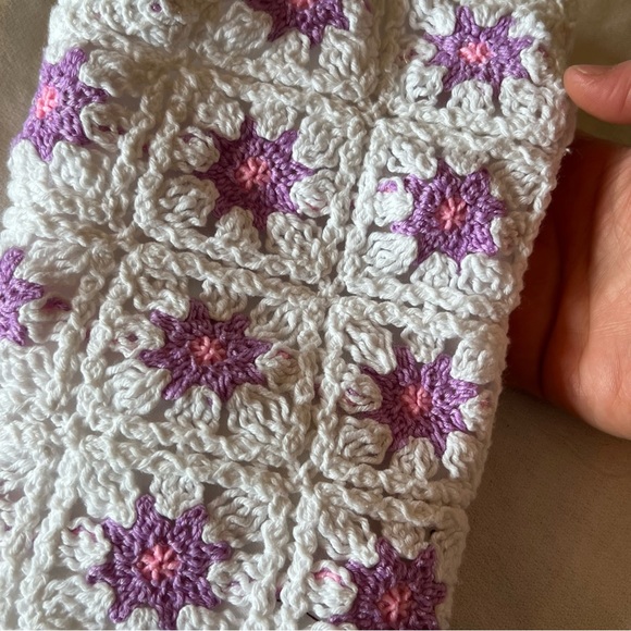 Beautiful, crochet, scalloped edge, girls, crop top size medium. - Picture 6 of 15